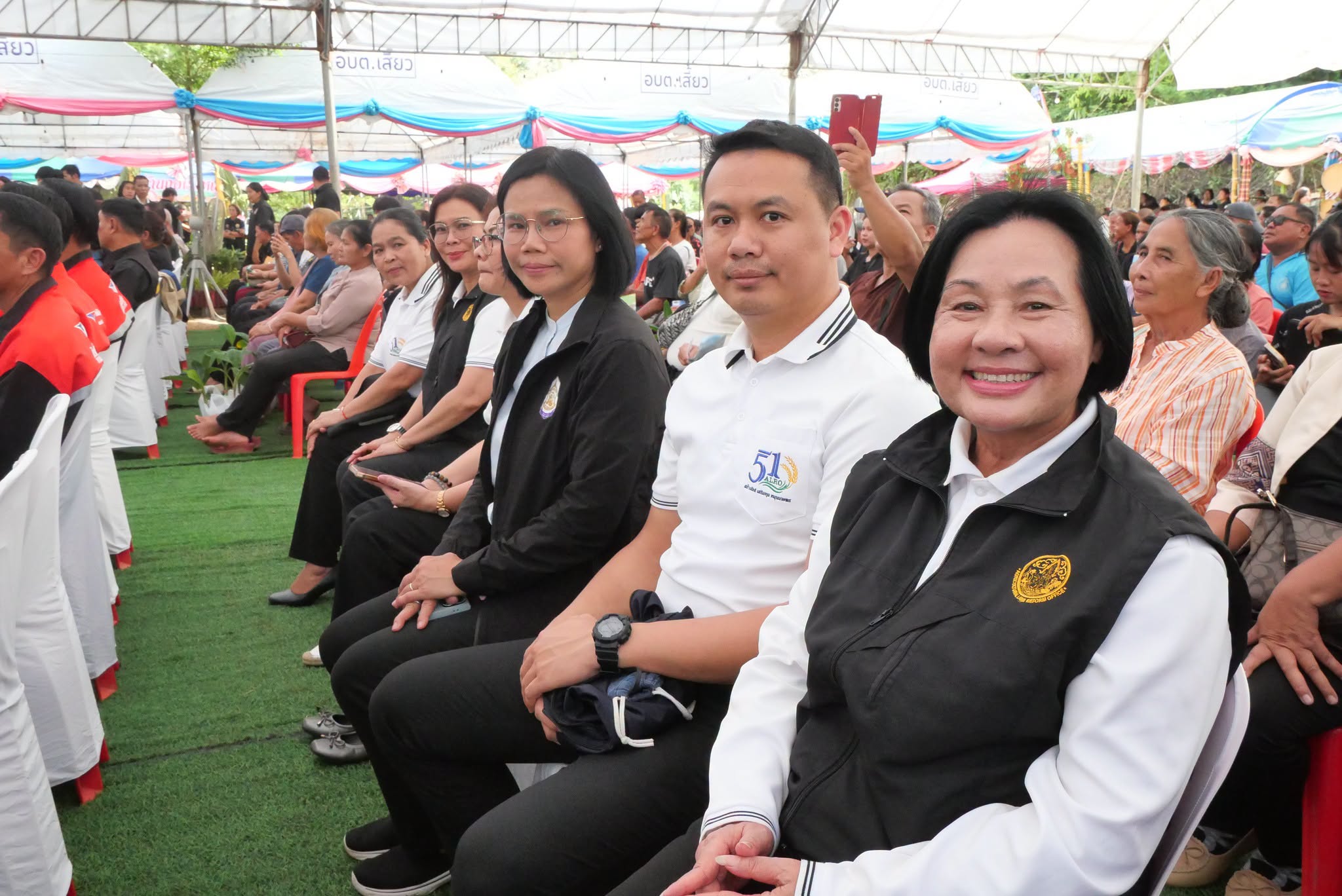 title - รมว.กษ. นำทีมลงพื้นที่ตรวจราชการ พร้อมมอบโฉนดเพื่อการเกษตร ส.ป.ก.เลย กว่า 6 พันไร่